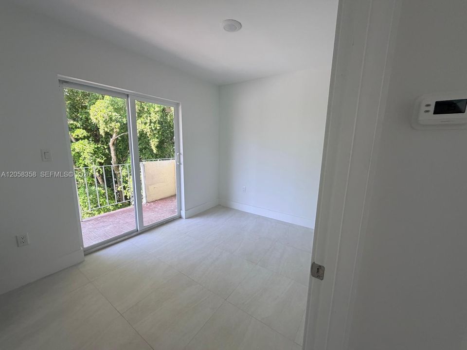 For Rent: $2,500 (2 beds, 1 baths, 6379 Square Feet)