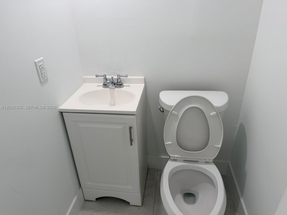 For Rent: $2,500 (2 beds, 1 baths, 6379 Square Feet)