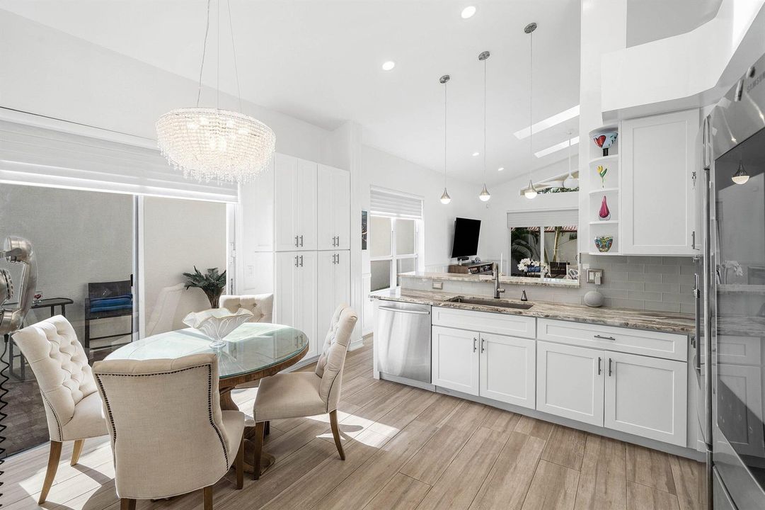 Eat-In Kitchen