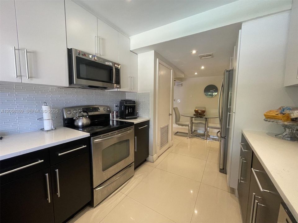 En Venta: $750,000 (3 camas, 2 baños, 2206 Pies cuadrados)