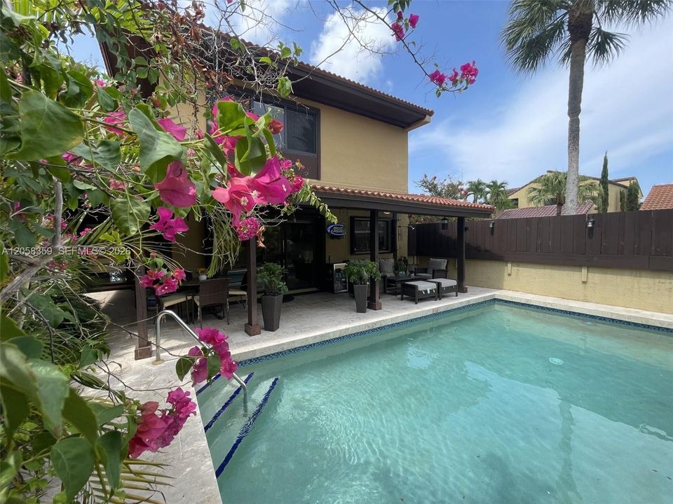 En Venta: $750,000 (3 camas, 2 baños, 2206 Pies cuadrados)