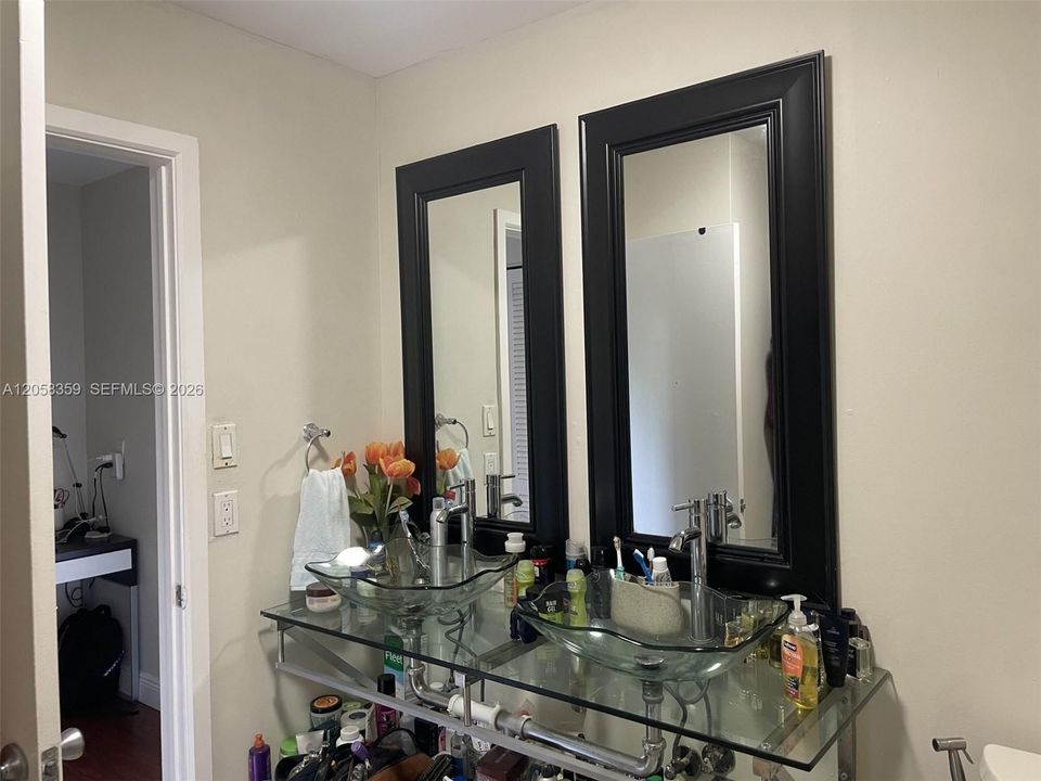 En Venta: $750,000 (3 camas, 2 baños, 2206 Pies cuadrados)