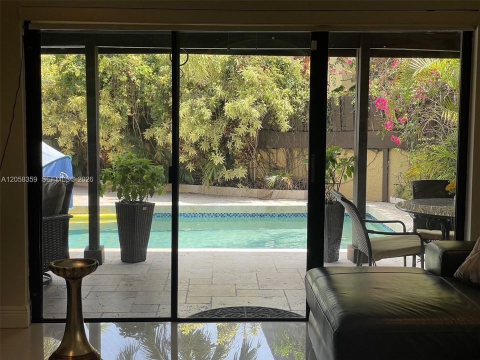 En Venta: $750,000 (3 camas, 2 baños, 2206 Pies cuadrados)