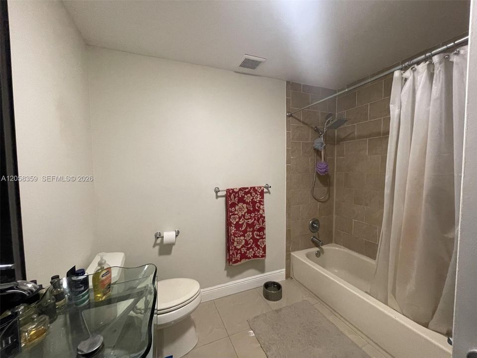 En Venta: $750,000 (3 camas, 2 baños, 2206 Pies cuadrados)