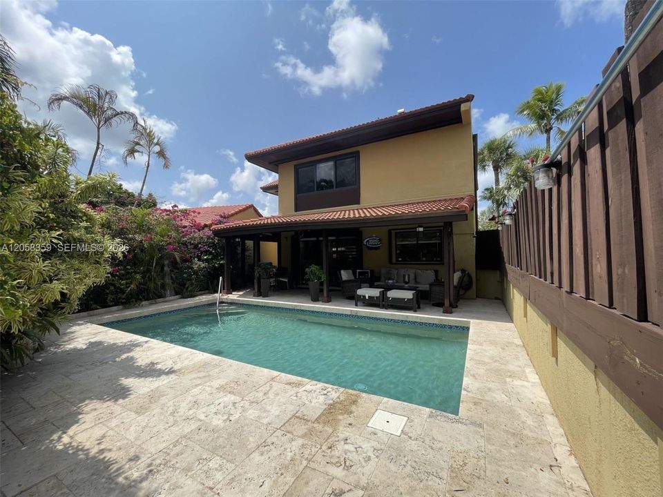 En Venta: $750,000 (3 camas, 2 baños, 2206 Pies cuadrados)