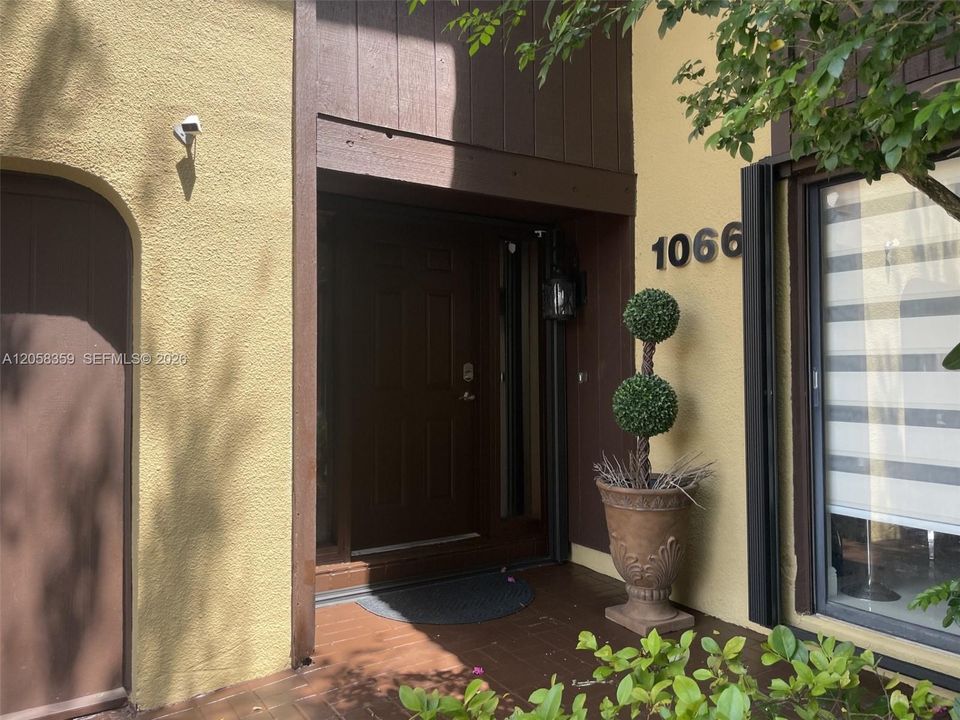 En Venta: $750,000 (3 camas, 2 baños, 2206 Pies cuadrados)