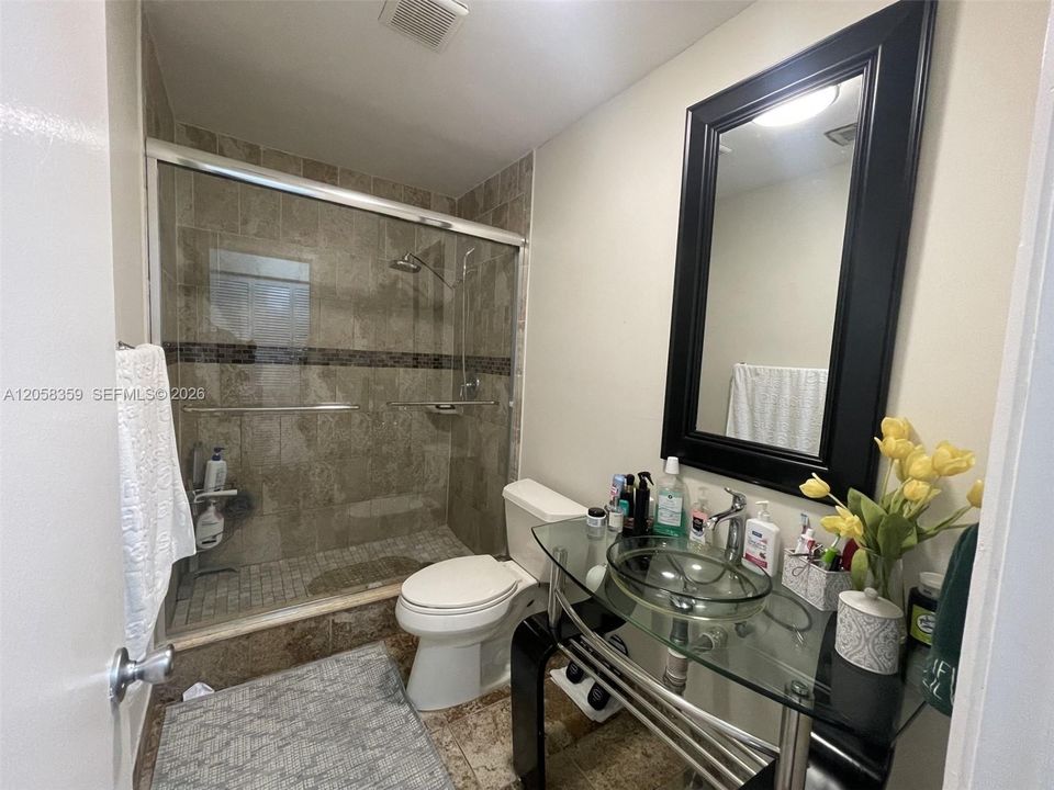En Venta: $750,000 (3 camas, 2 baños, 2206 Pies cuadrados)