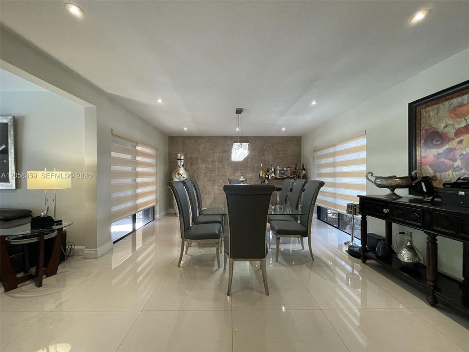 En Venta: $750,000 (3 camas, 2 baños, 2206 Pies cuadrados)
