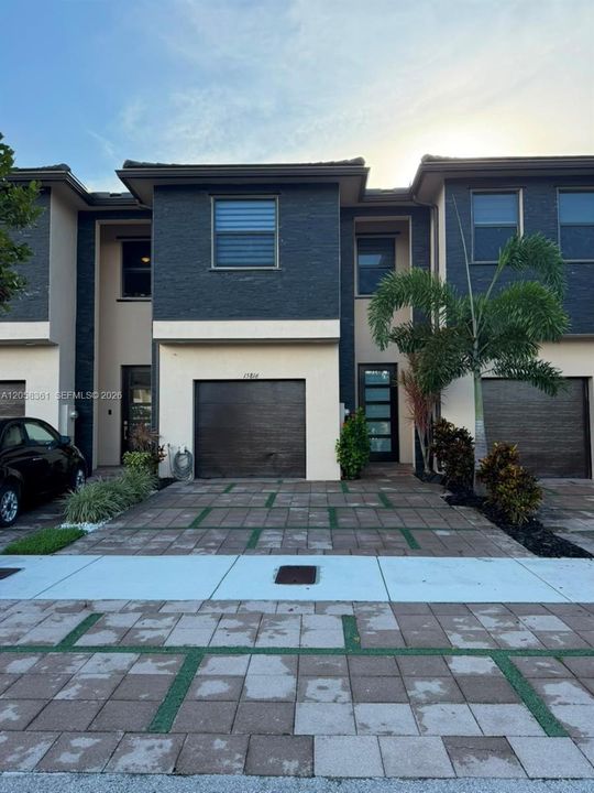 En Venta: $585,000 (3 camas, 2 baños, 1838 Pies cuadrados)