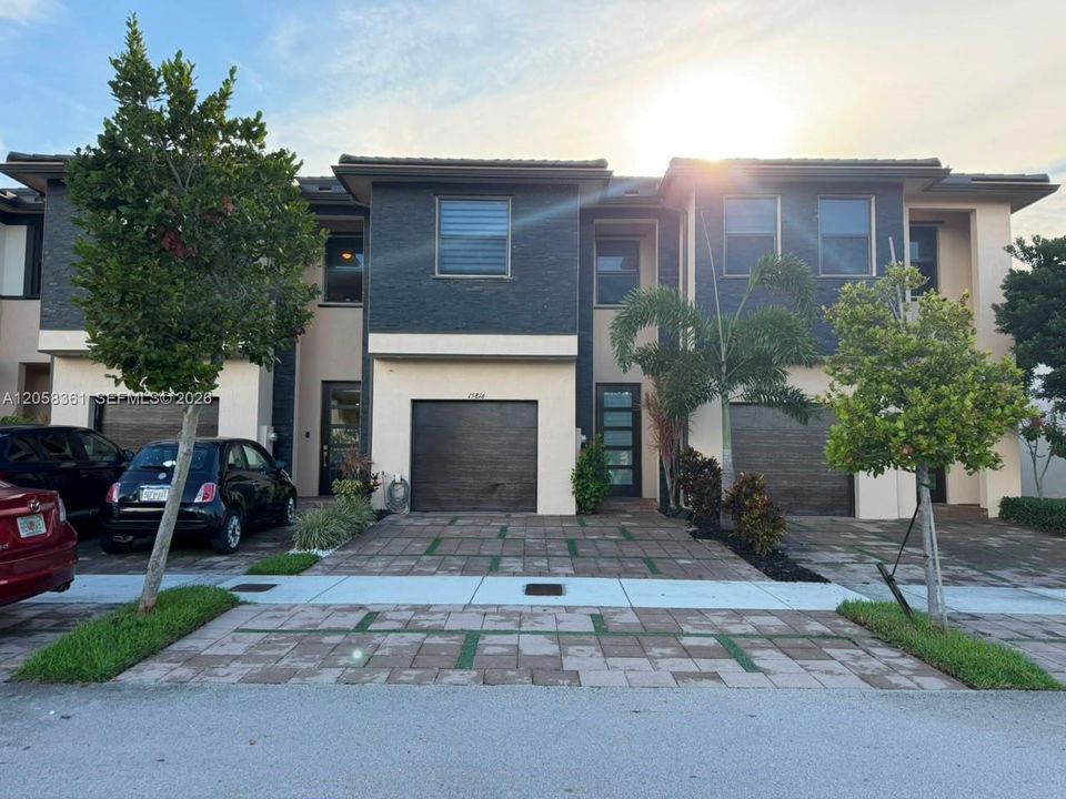 En Venta: $585,000 (3 camas, 2 baños, 1838 Pies cuadrados)