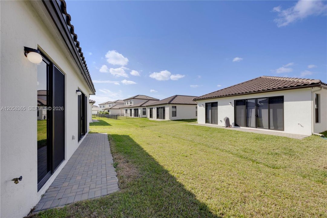 На продажу: $379,000 (3 спален, 2 ванн, 1630 Квадратных фут)