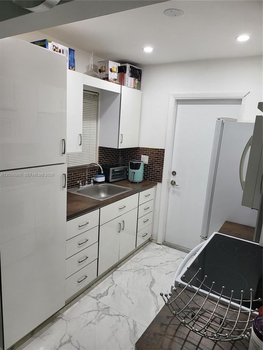 На продажу: $235,000 (2 спален, 2 ванн, 940 Квадратных фут)