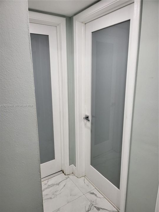 На продажу: $235,000 (2 спален, 2 ванн, 940 Квадратных фут)