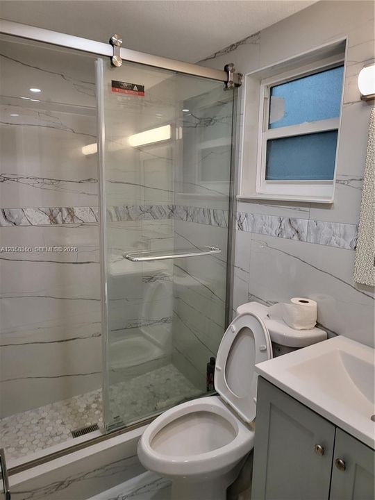 На продажу: $235,000 (2 спален, 2 ванн, 940 Квадратных фут)
