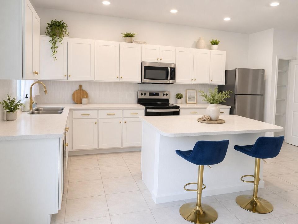 KITCHEN STAGED