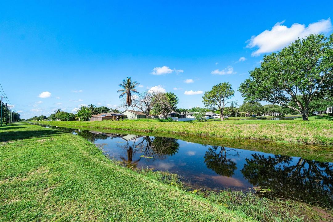 044-10137MangroveDrive-203-BoyntonBeach-