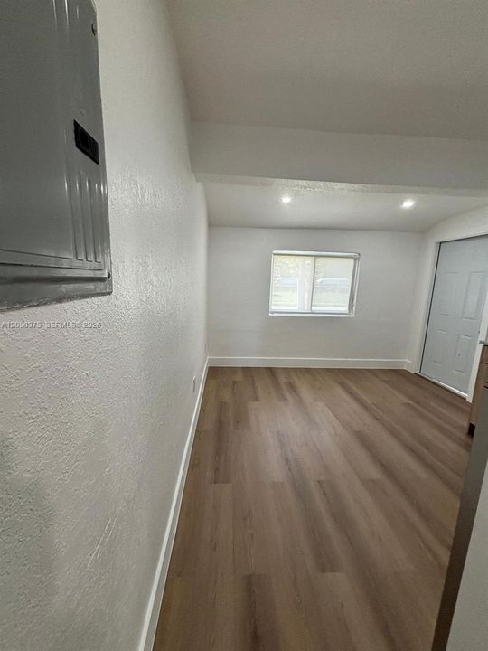 For Rent: $1,500 (1 beds, 1 baths, 2766 Square Feet)