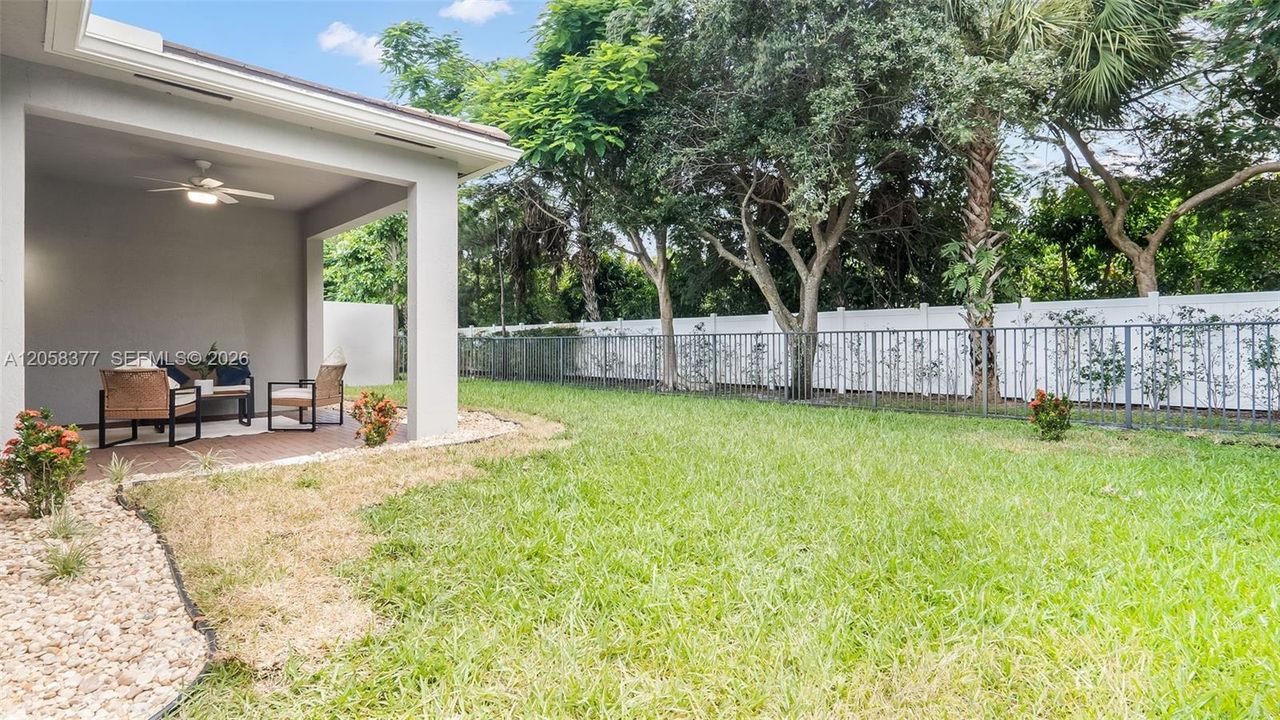 For Sale: $799,990 (6 beds, 4 baths, 2879 Square Feet)
