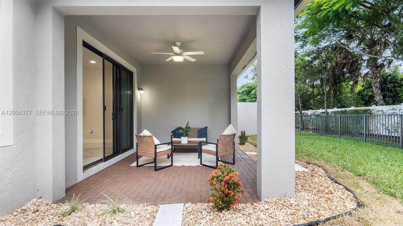 For Sale: $799,990 (6 beds, 4 baths, 2879 Square Feet)