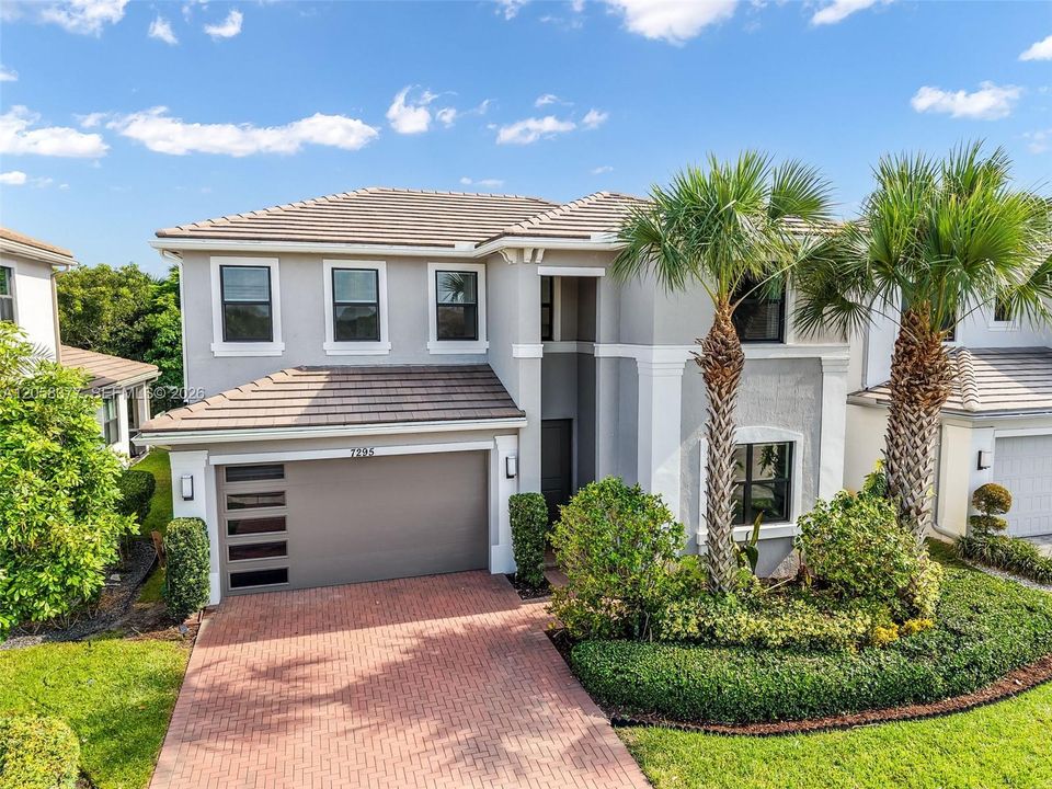 For Sale: $799,990 (6 beds, 4 baths, 2879 Square Feet)