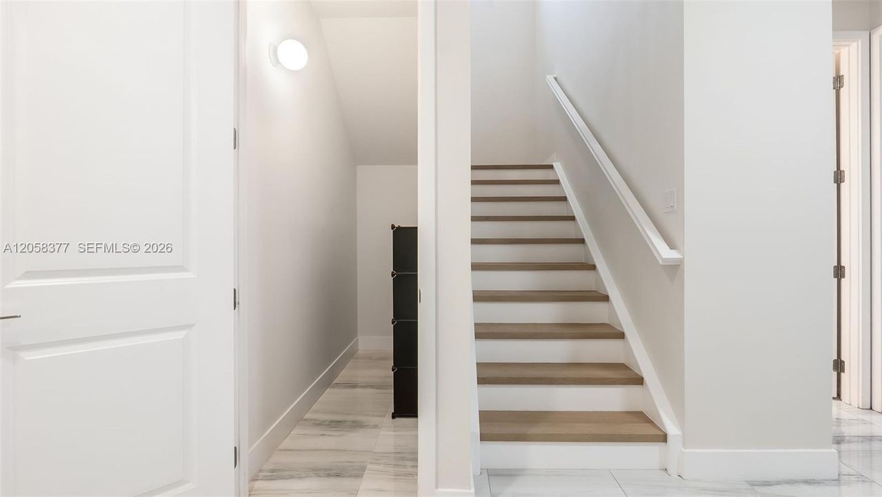 For Sale: $799,990 (6 beds, 4 baths, 2879 Square Feet)
