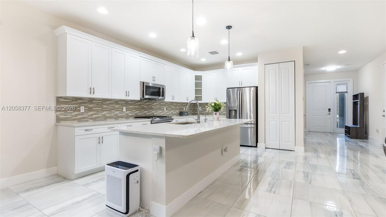 For Sale: $799,990 (6 beds, 4 baths, 2879 Square Feet)
