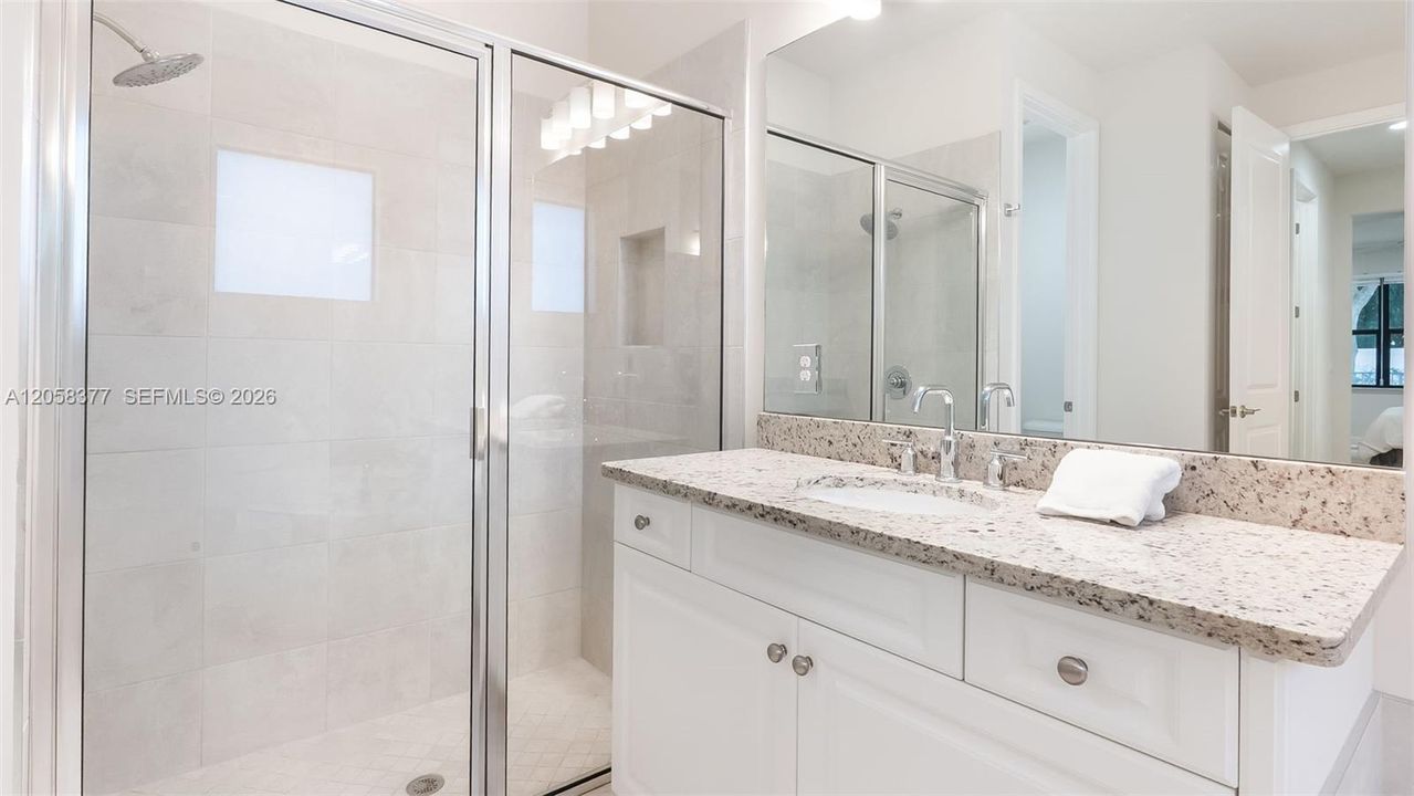 For Sale: $799,990 (6 beds, 4 baths, 2879 Square Feet)