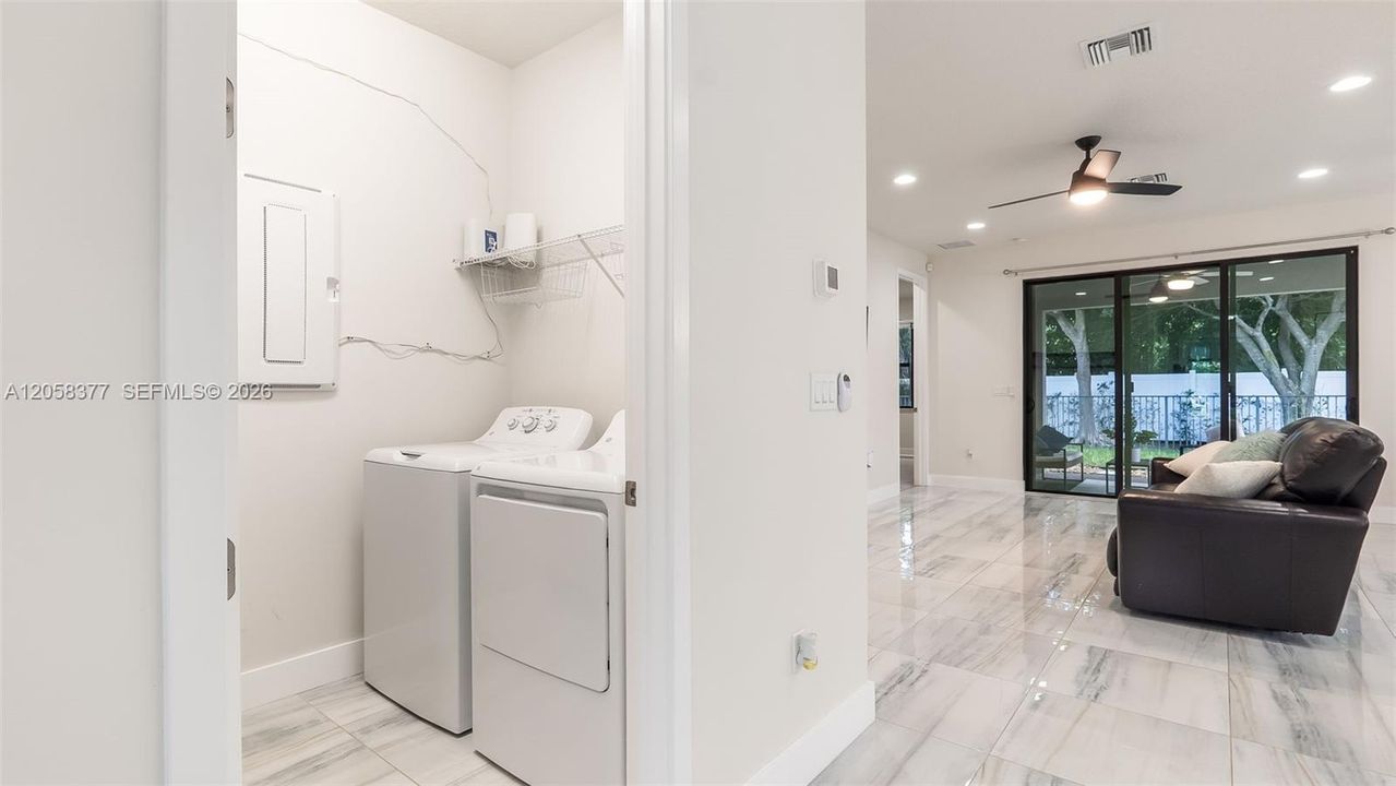 For Sale: $799,990 (6 beds, 4 baths, 2879 Square Feet)