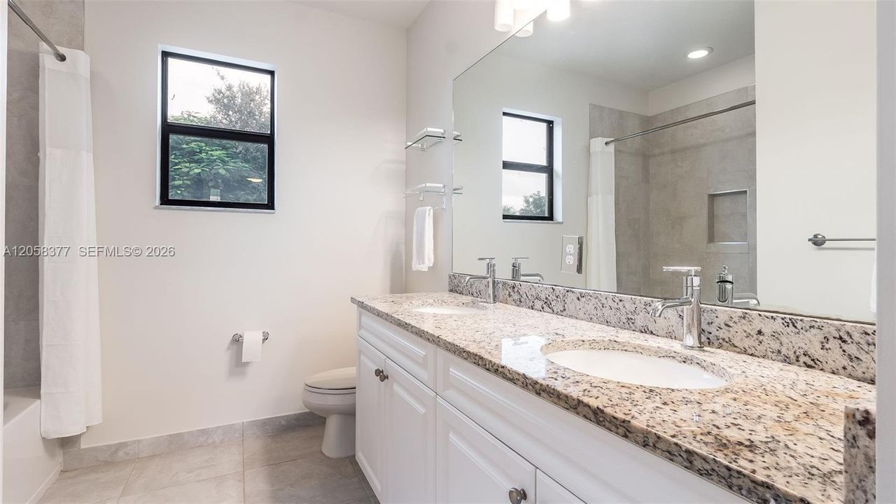 For Sale: $799,990 (6 beds, 4 baths, 2879 Square Feet)