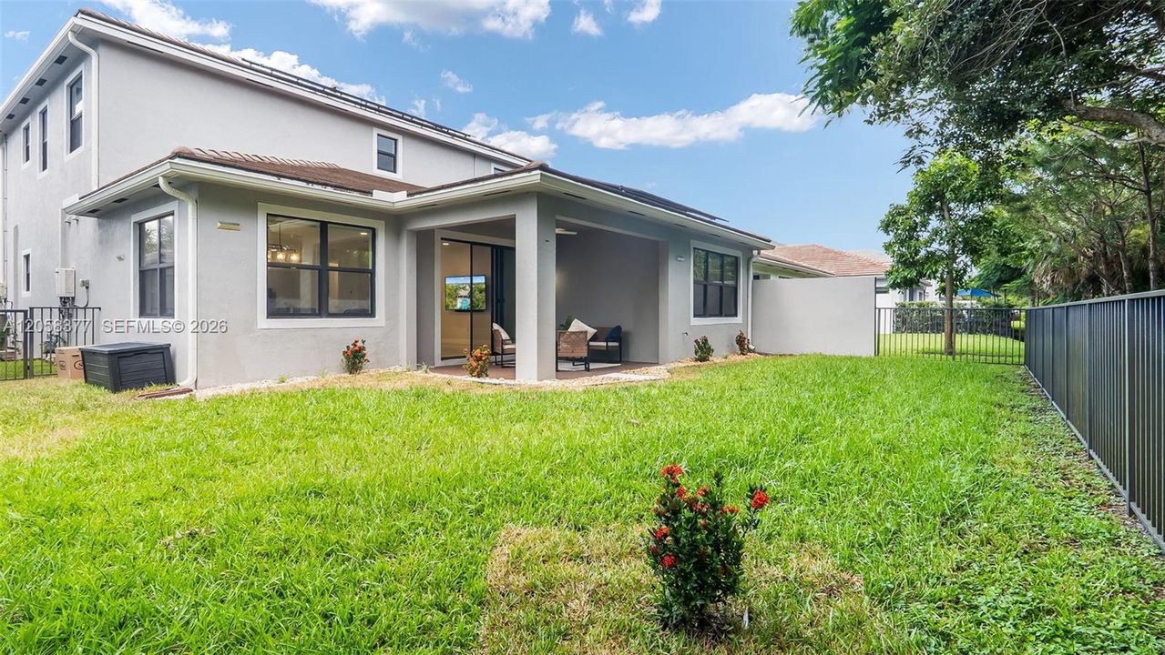 For Sale: $799,990 (6 beds, 4 baths, 2879 Square Feet)
