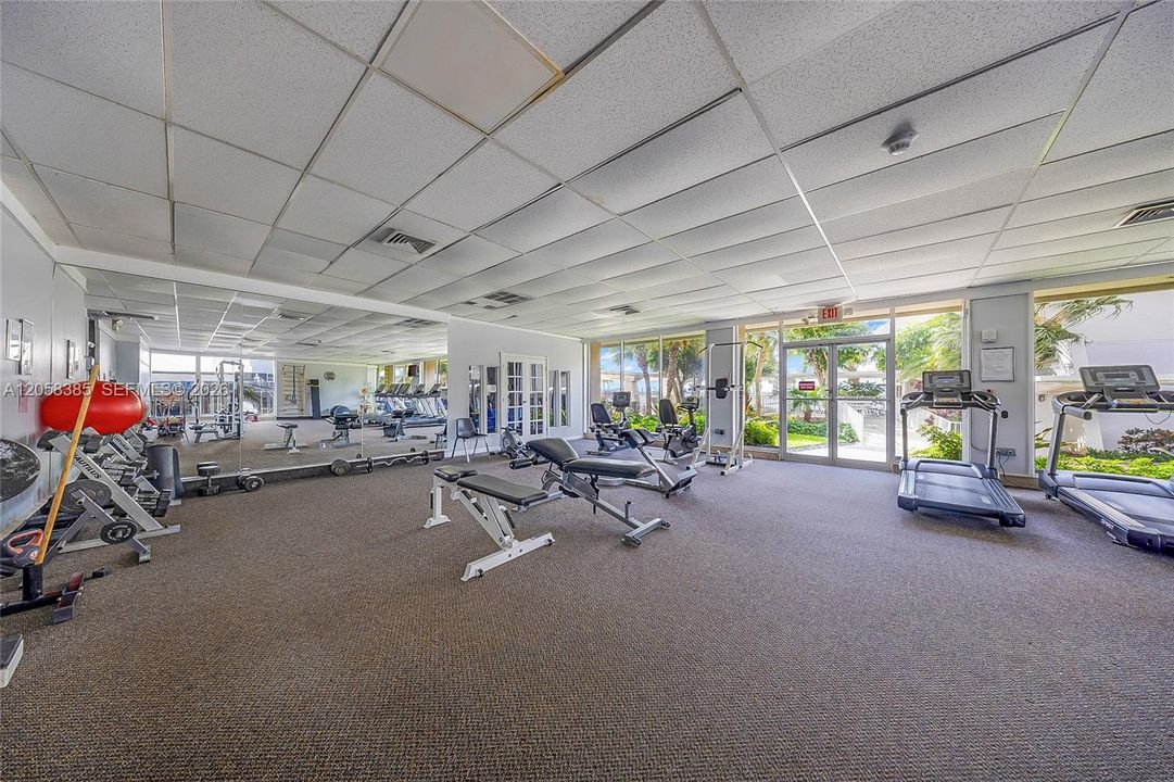 For Sale: $239,000 (1 beds, 1 baths, 762 Square Feet)