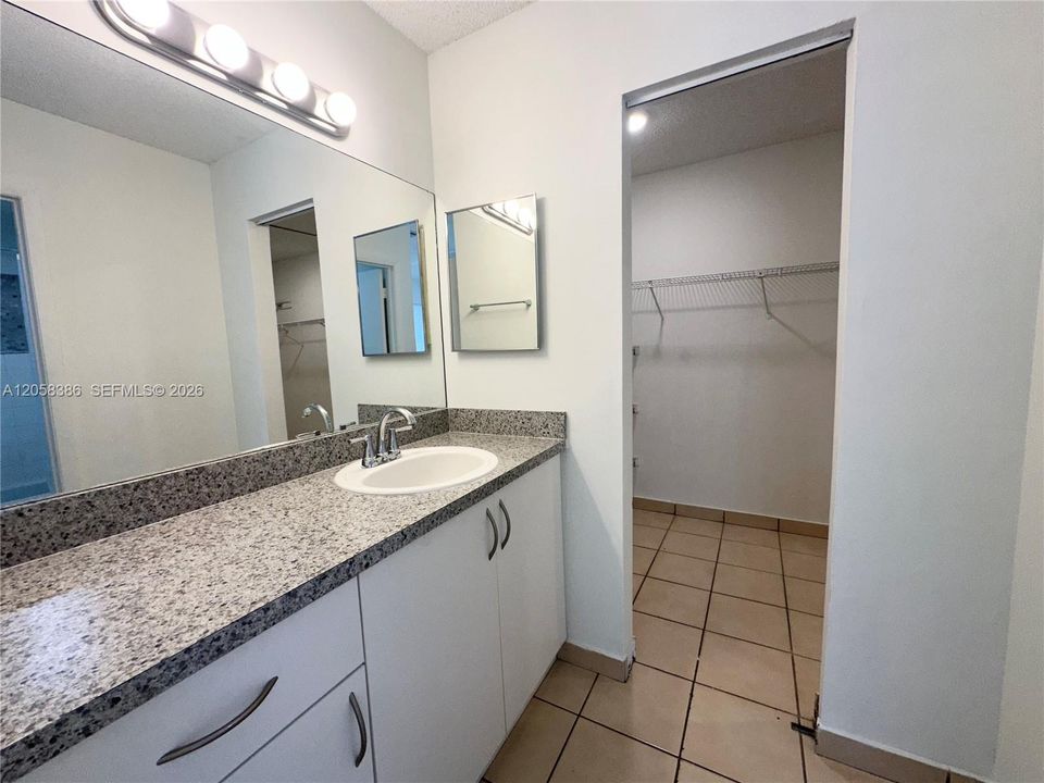 For Rent: $2,900 (3 beds, 2 baths, 1100 Square Feet)