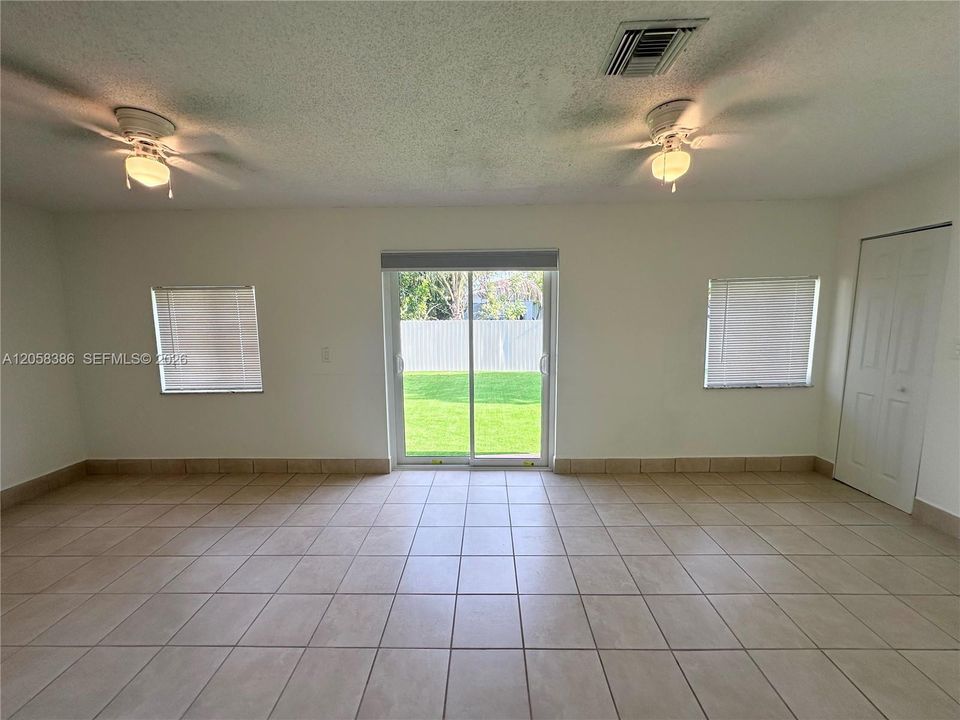For Rent: $2,900 (3 beds, 2 baths, 1100 Square Feet)