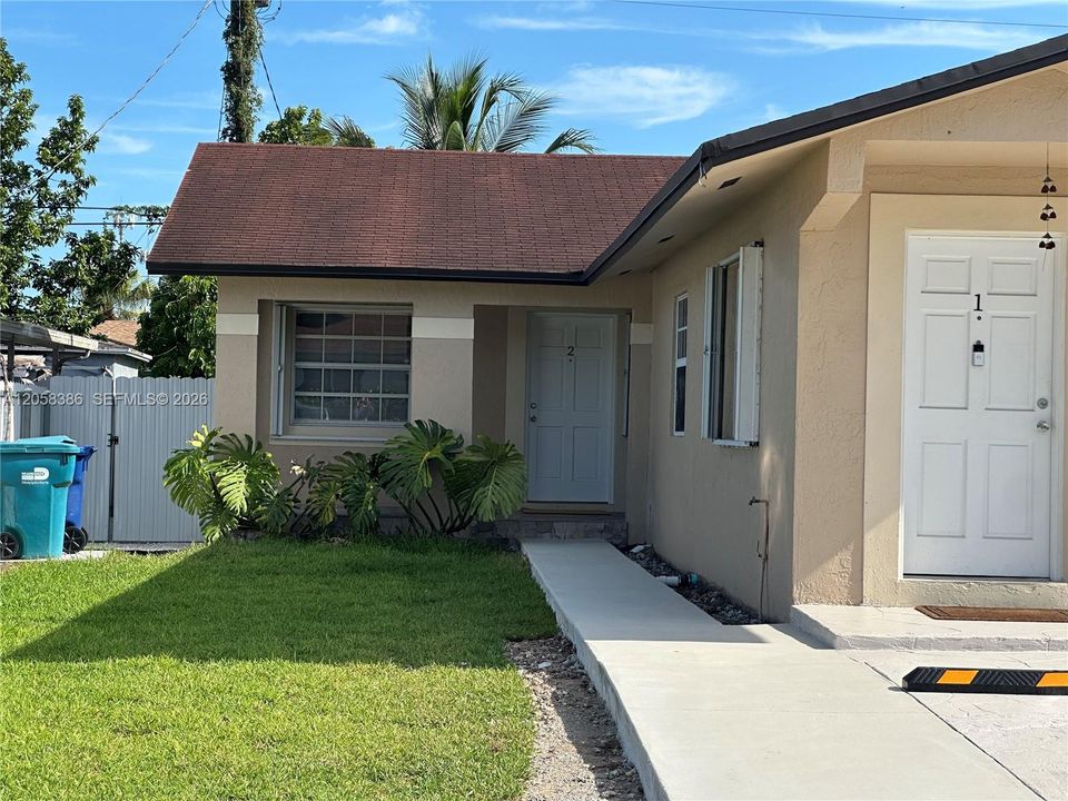 For Rent: $2,900 (3 beds, 2 baths, 1100 Square Feet)