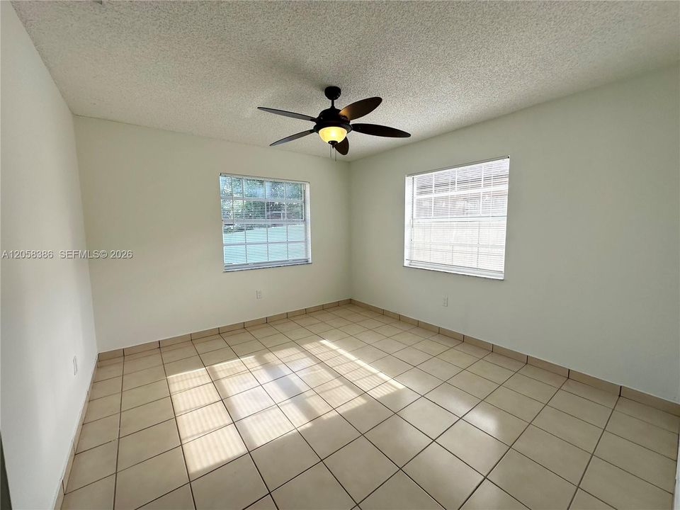 For Rent: $2,900 (3 beds, 2 baths, 1100 Square Feet)