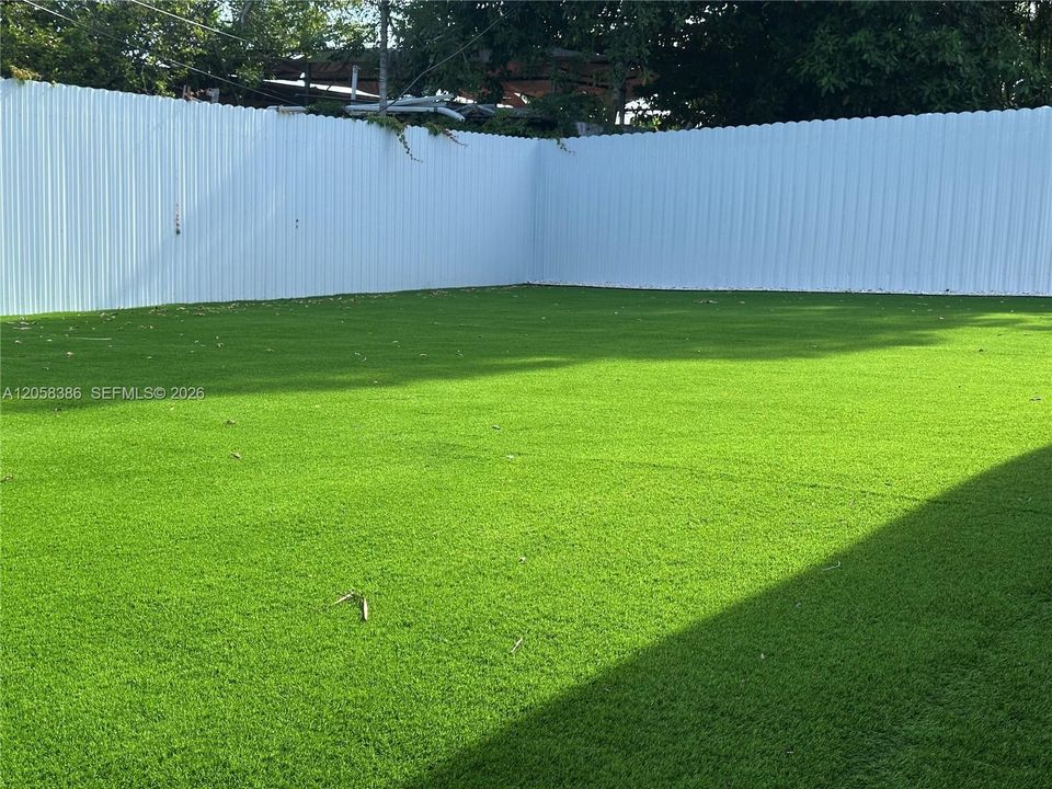 For Rent: $2,900 (3 beds, 2 baths, 1100 Square Feet)