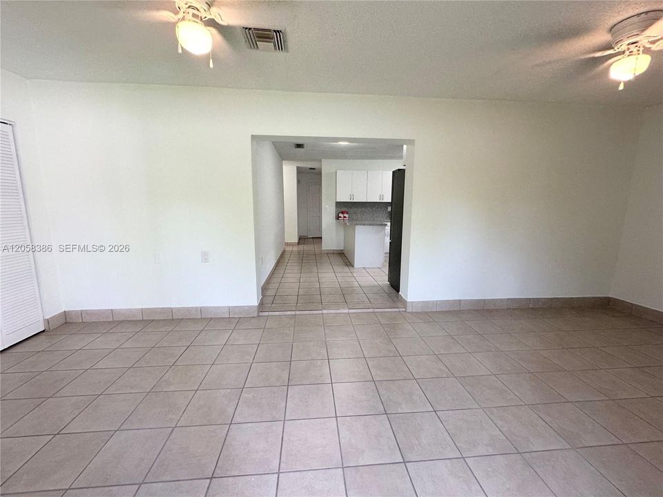 For Rent: $2,900 (3 beds, 2 baths, 1100 Square Feet)