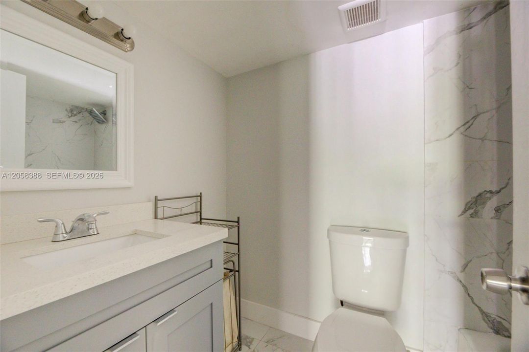 For Sale: $249,000 (2 beds, 2 baths, 1023 Square Feet)