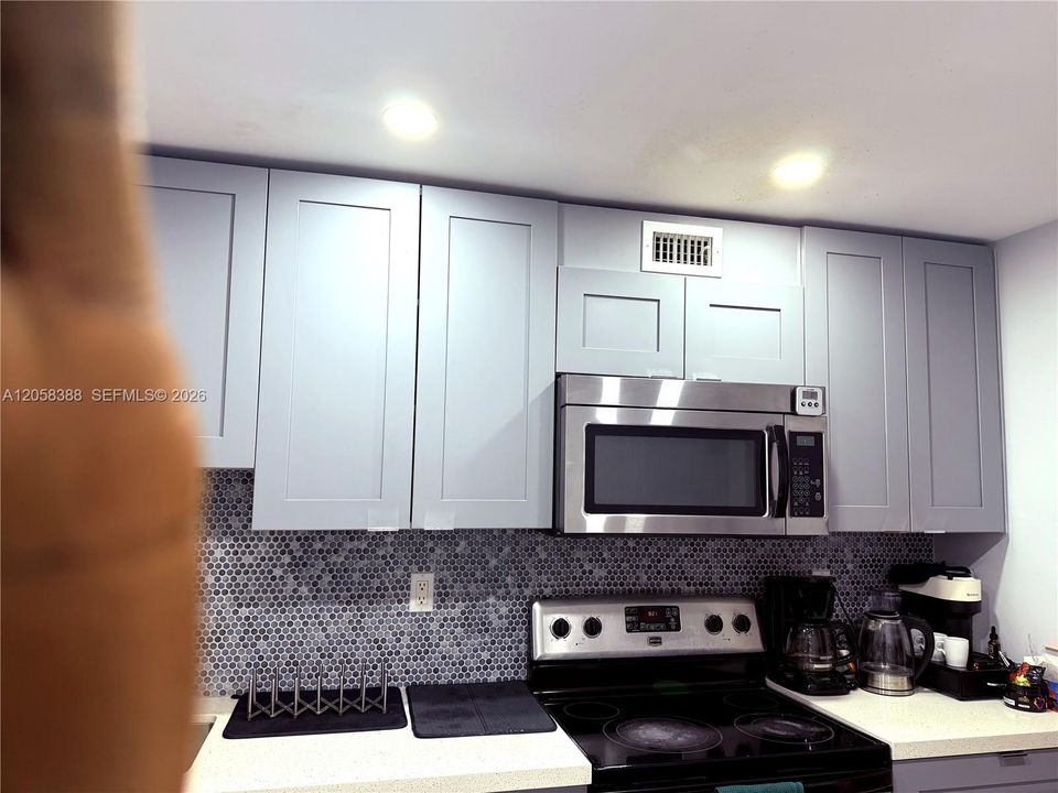 For Sale: $249,000 (2 beds, 2 baths, 1023 Square Feet)