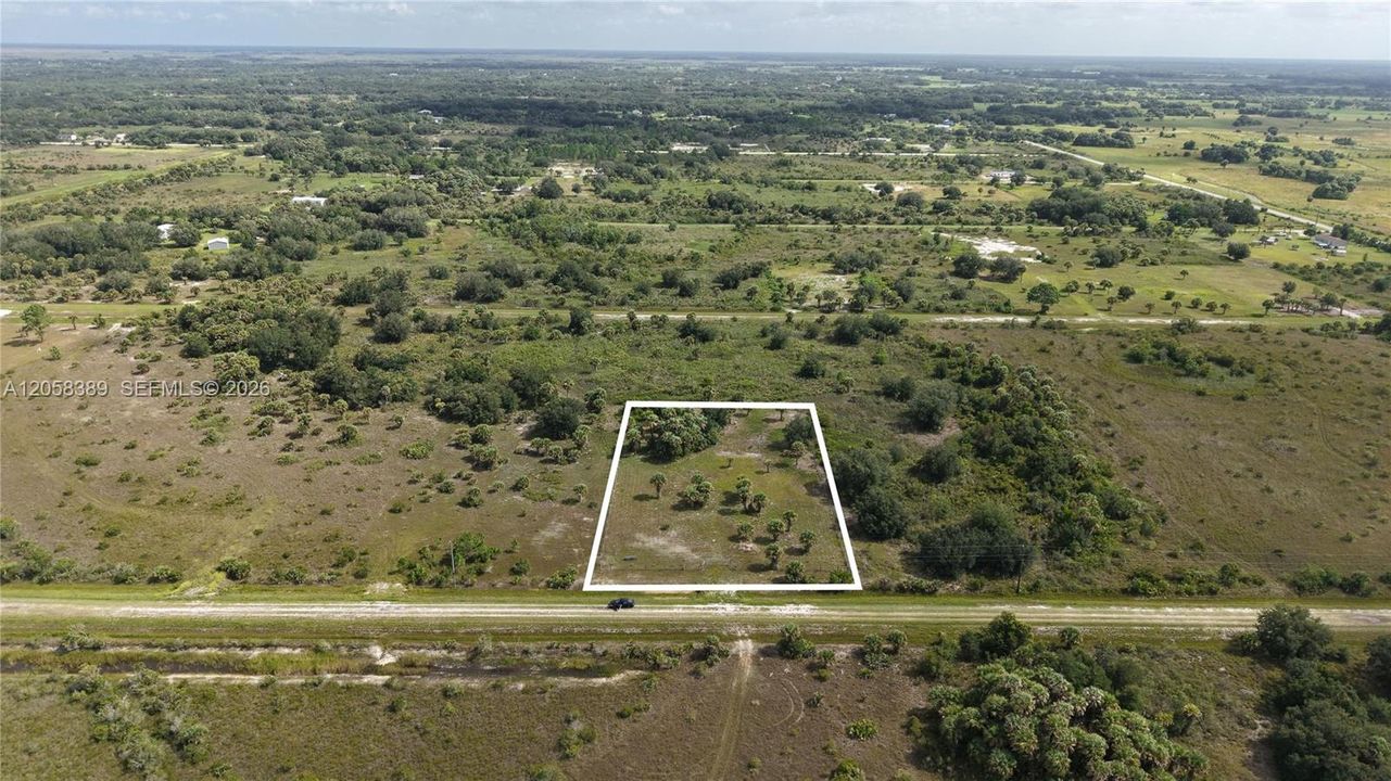 На продажу: $50,000 (1.25 acres)