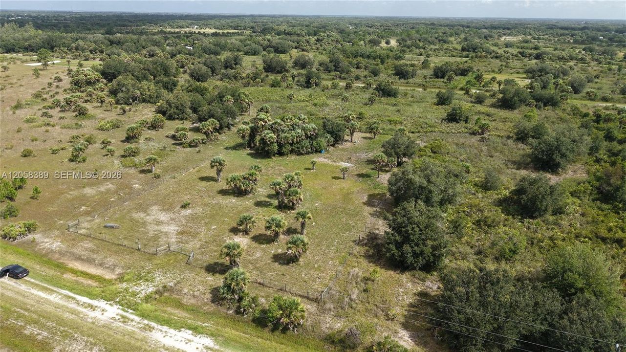 На продажу: $50,000 (1.25 acres)