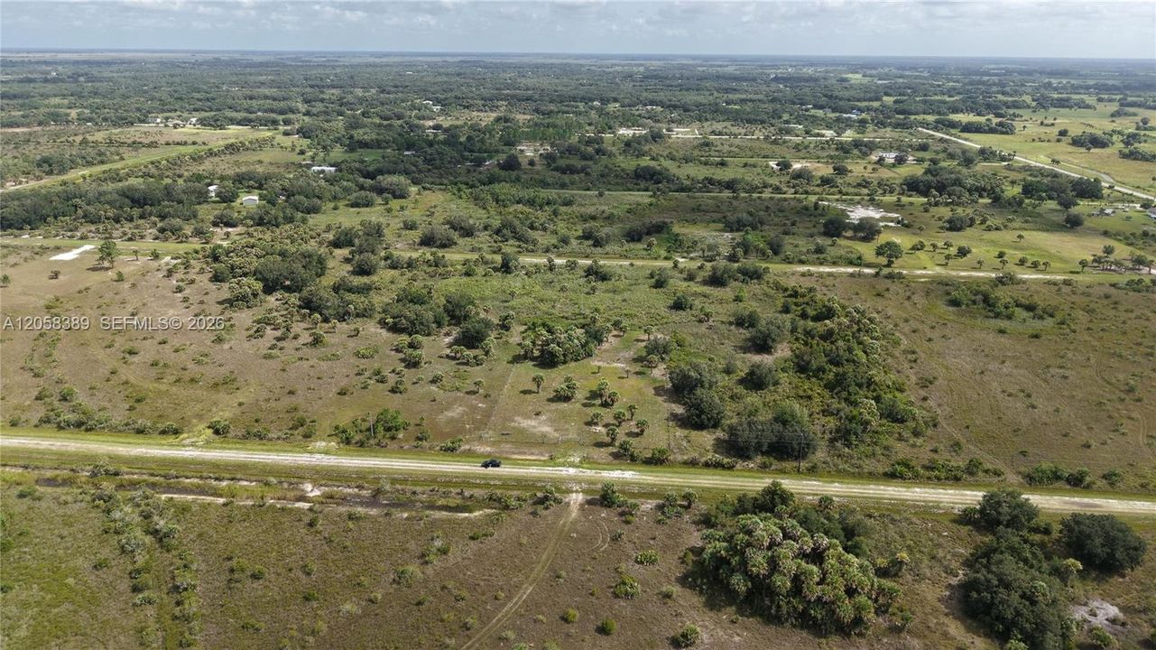 На продажу: $50,000 (1.25 acres)