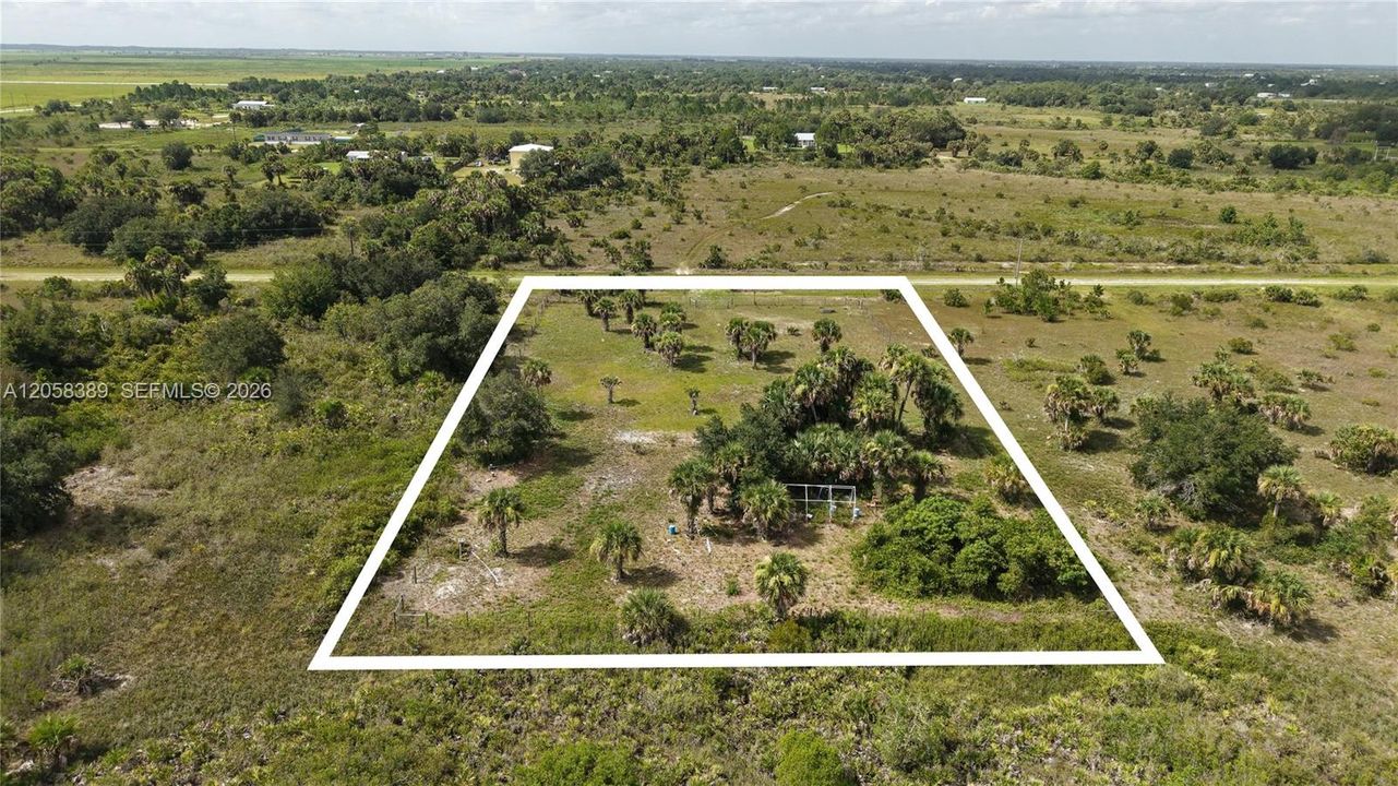 На продажу: $50,000 (1.25 acres)