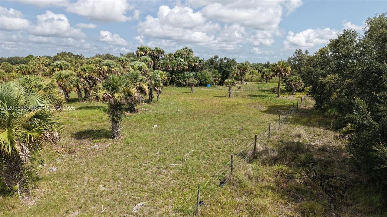 На продажу: $50,000 (1.25 acres)