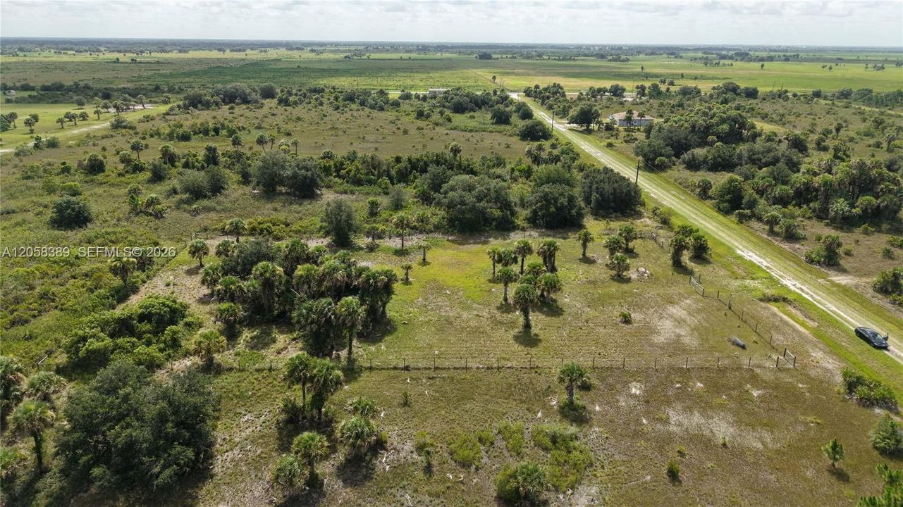 На продажу: $50,000 (1.25 acres)