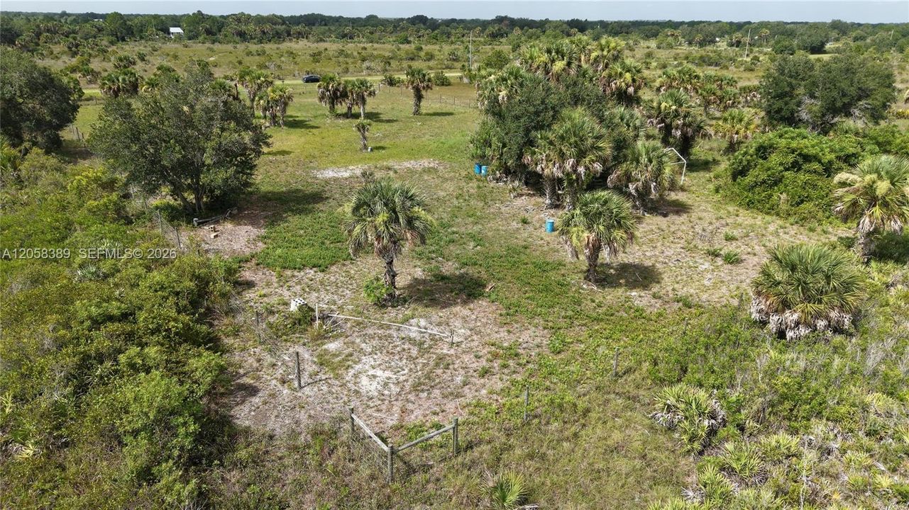 На продажу: $50,000 (1.25 acres)