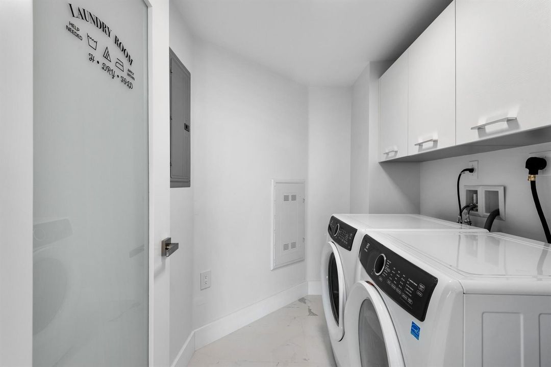 24_300SunnyIslesBlvd_Unit42408_350_Laund