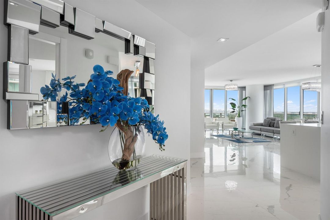 03_300SunnyIslesBlvd_Unit42408_32_Foyer_