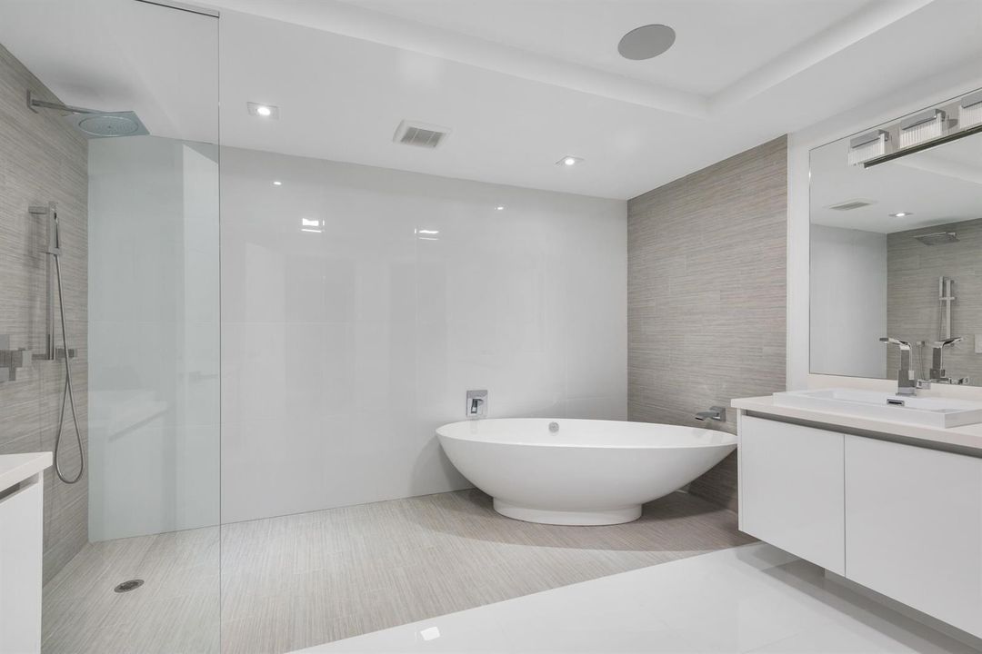 18_300SunnyIslesBlvd_Unit42408_13002_Pri