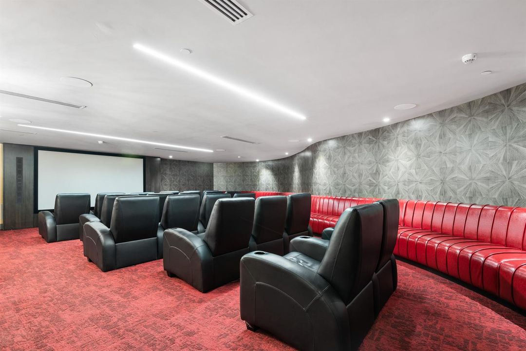 35_300SunnyIslesBlvd_Unit42408_2005_HiRe